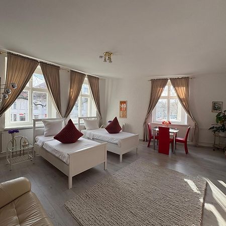 Cafe Alice & Pension Gmbh Потсдам Экстерьер фото